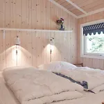 Two-bedroom In Casa vacanze *